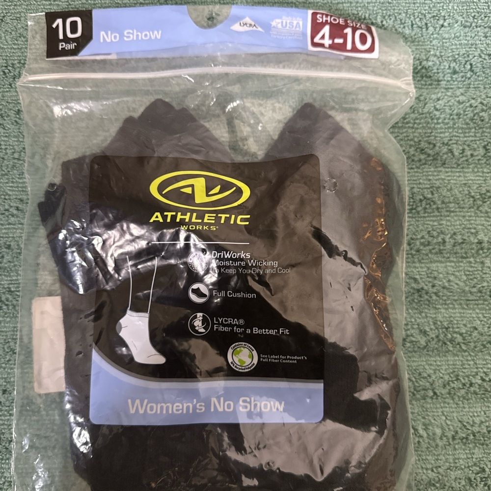 Athletic Works Women's Black No Show Socks